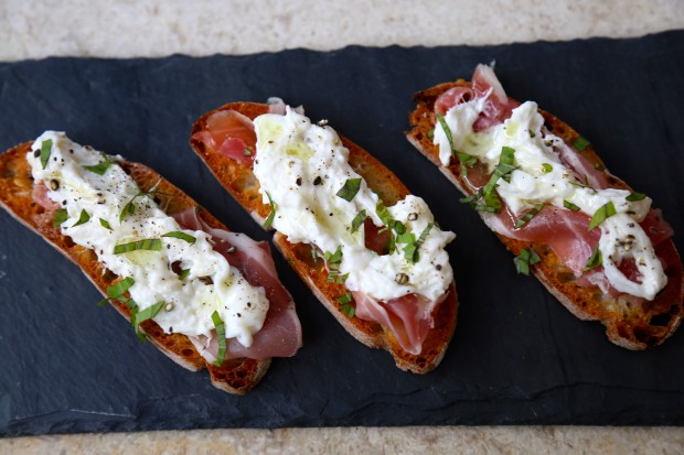  Burrata & Prosciutto Crostini - the sam livecast