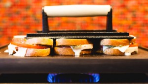 pesto grilled cheese