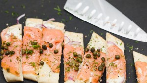 ep90 - smoked salmon, dill, goat cheese pizza